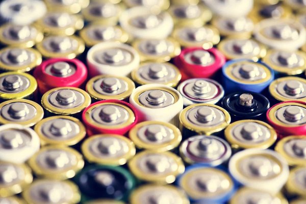 comment choisir entre pile alcaline ou pile lithium