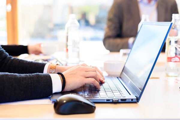 Comment lancer une entreprise SAS rentable en 2023 ?