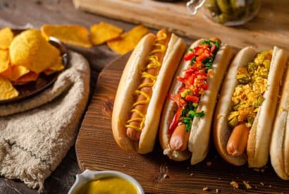 Thumbnail for Quels sont les secrets pour réussir des hot-dogs à la sauce chili dignes des États-Unis ?
